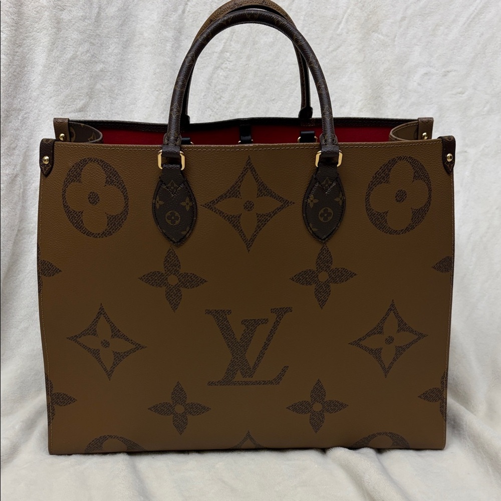 Authentic Louis Vuitton OnTheGo GM Giant Monogram Reverse Tote + Insert